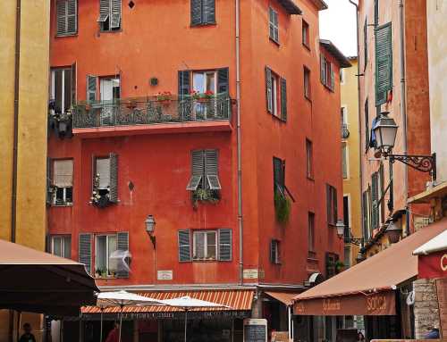 Nice Ville Essentials: Where to Exchange Currency Near the City Center